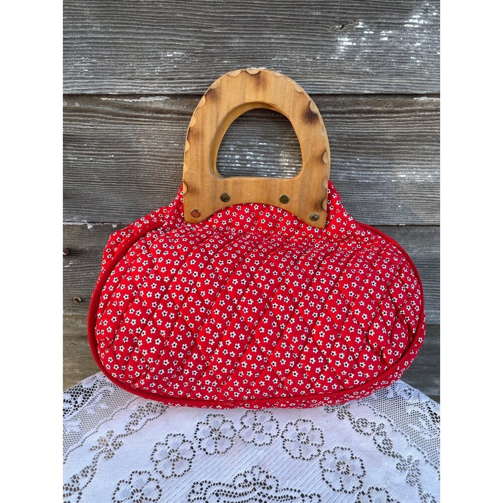Vintage 1970s Bermuda purse Bag Red Quilted Wood Handle Boho Hippy - Picture 3 of 11